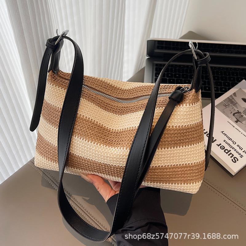 Bag Women's 2025 New Colorful Straw Portable Bucket Bag Casual Beach Resort Style Woven One Shoulder Crossbody Bag