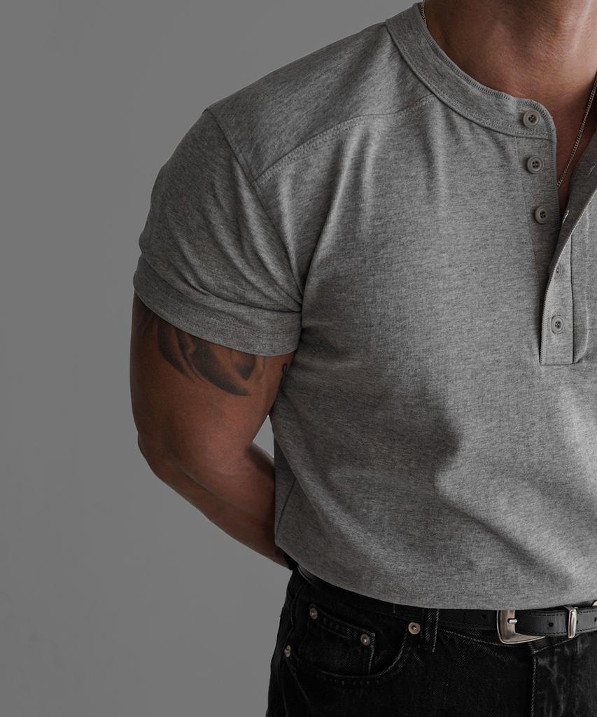 Baulopeulodeogteu Panel Henley Neck T-Shirt [Gray]