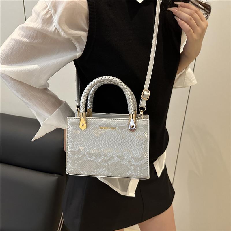Retro Fashion Small Square Handbag With Zipper Closure And Inner Phone Pocket