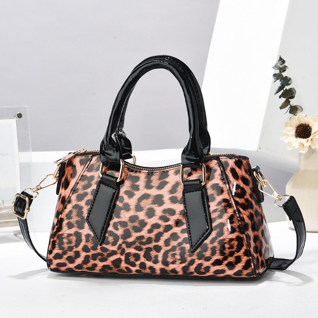 

Large Capacity Trendy Shoulder Bag In Leopard Print For Daily Urban Use By Women кирпич красный