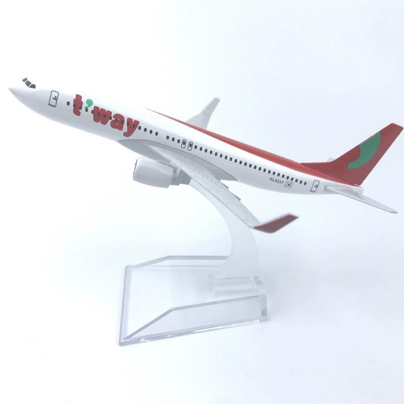Miniature Planes 16cm Korea T WAY Airways B737 Model Alloy Metal Aviation Airplane With Landing Gear Diecast 1/400 Scale Display