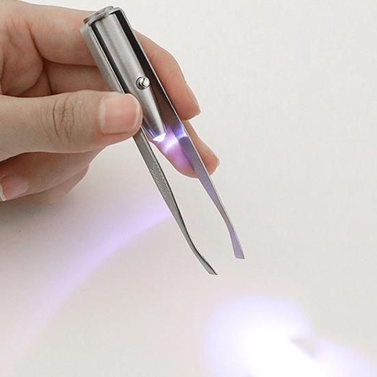 Stainless Steel Eyebrow Clip with LED Light Professional Lighted Eyebrow Tweezers Eyelash Brow Hair Removal Clamp Women Makeup Tools
