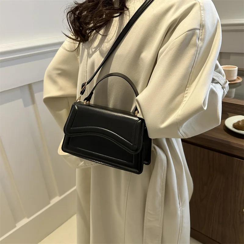 New Women Fashion Sling Shoulder Bags Trend PU Leather Texture Messenger Handbags Solid Leisure Stylish Crossbody Bags for Girls