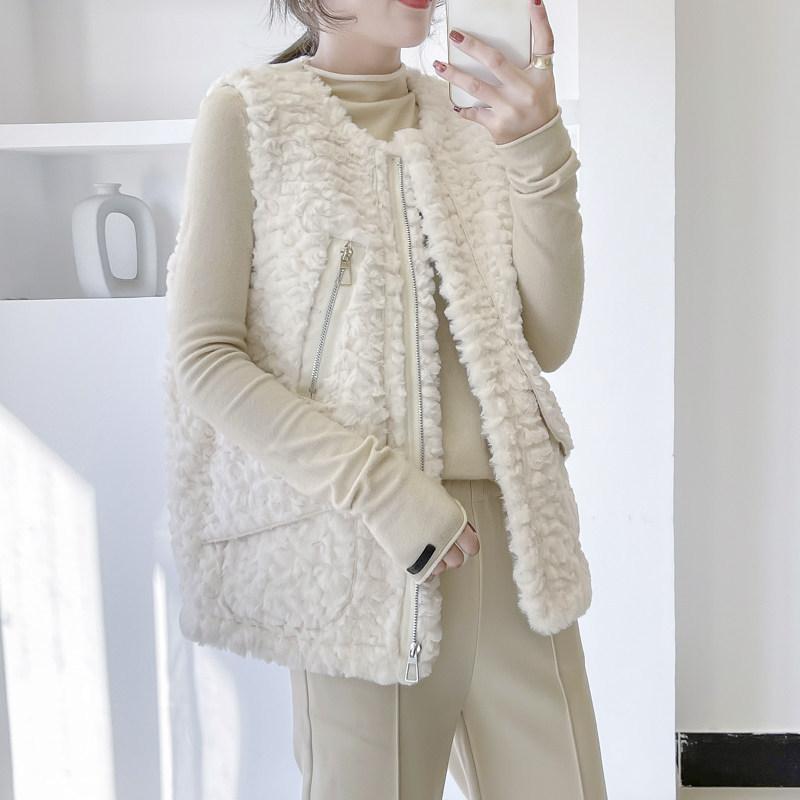 Autumn and Winter New Lamb Wool Vest Fur Integrated Vest Wear Fashion Trend Versatile Coat