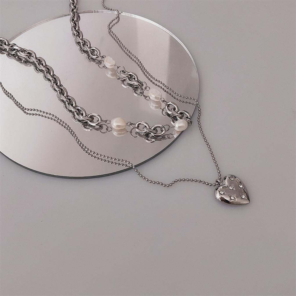 Multilayer Heart-Shaped Pendant Necklace Vintage Aesthetic Cute Choker Fashion Art Jewelry Female Gift Costume Accessories