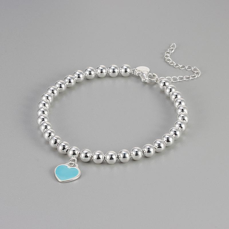 Women's Love Heart Bracelet - Elegant, Versatile Beaded Chain for Daily Fashion.