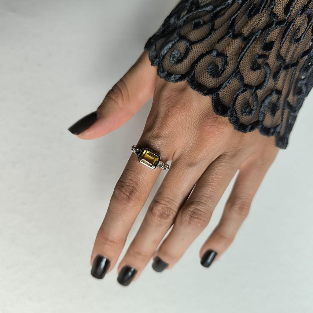 Серебряное кольцо с цитрином nano 1.325ct, вес изделия 3,17 гр (2189985)