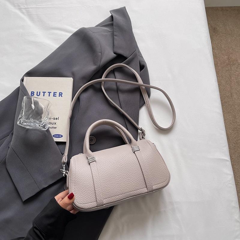 

Premium texture portable small square bag women s new trendy versatile commuter shoulder messenger bag