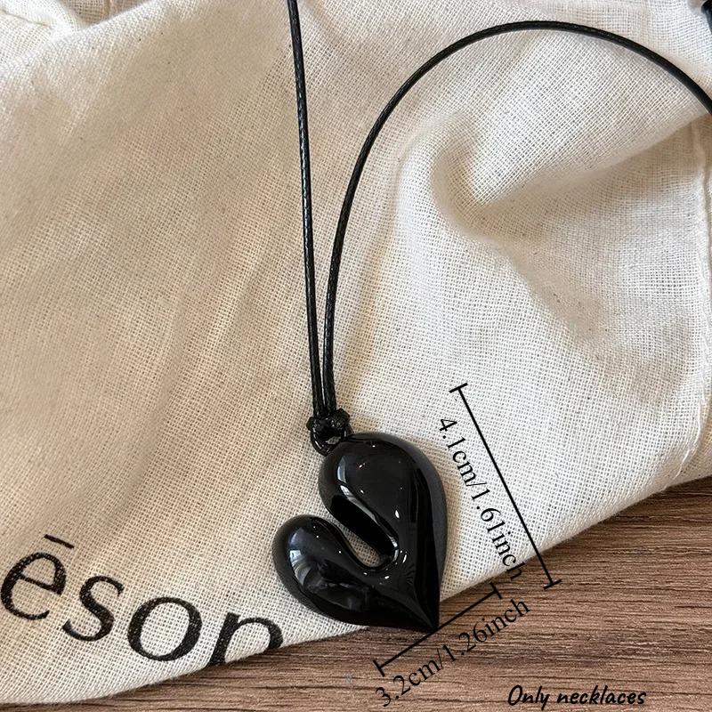 1 шт. Ожерелье-чокер с полым кулоном-сердцем на регулируемом черном шнурке, модные эстетичные украшения для женщин и девочек чёрный