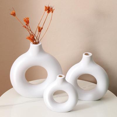 Retro Faux Ceramic Flower Vase - Simple Plastic Ornament for Dried or Real Flowers In Living Room