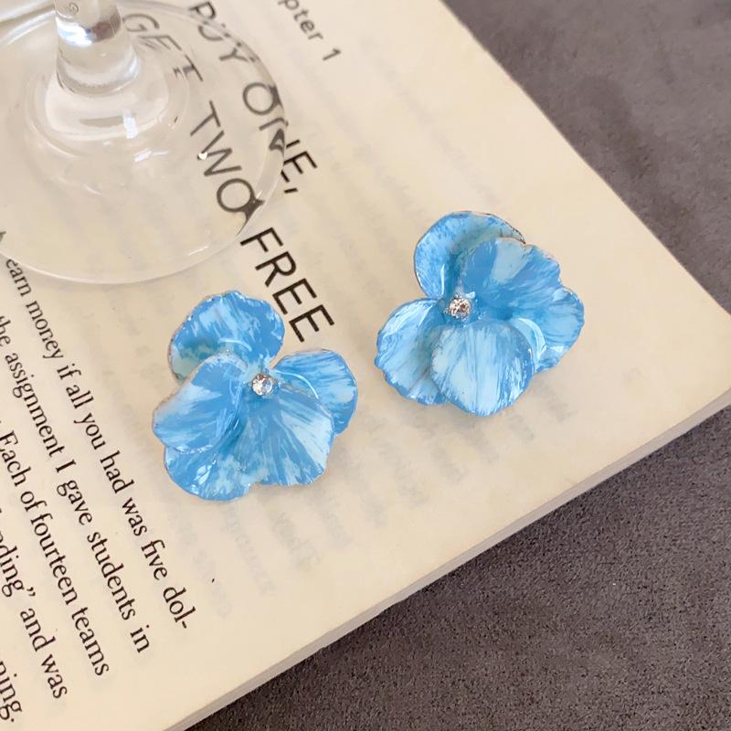 Exaggerated Oil Dripping Flower Stud Earrings Personalized Niche High-end Earrings Fashionable Retro Fresh Earrings Women