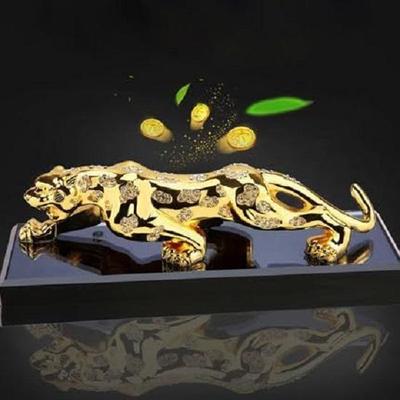 Realistyczny Luksusowy Złoty Lampart | Figurka Pokazowa Jaguar z Kamiennymi Detalami | Dekoracyjna Figurka na Deskę Rozdzielczą Samochodu