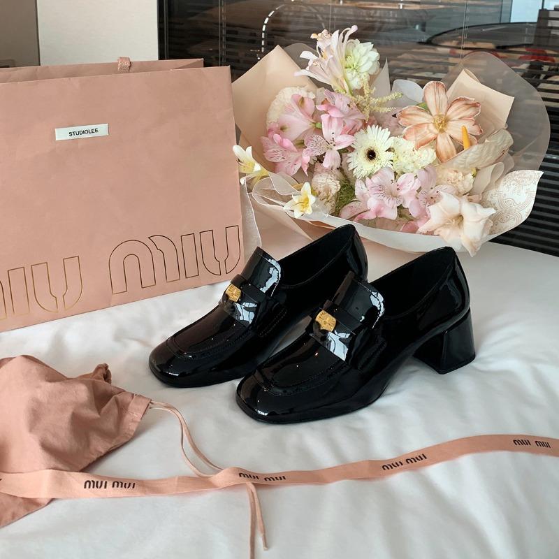 Пуэрто-Рико Маленькие золотые монеты квадратный носок толстый каблук один ремешок кожаная обувь 34 5858₽