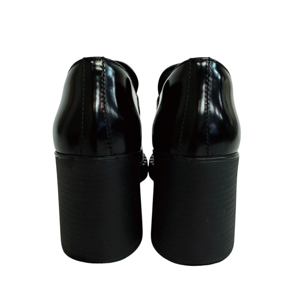 Prada Loafersy na wysokim obcasie Trójkątne Z logo skórzane loafersy czarna skóra Używane