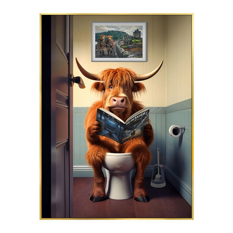 Zabawny plakat z krową szkocką, szympansem i psem Dekoracja toalety łazienki Zwierzę czytające gazetę Obraz na płótnie Sztuka ścienna Obrazy Dekoracja domu