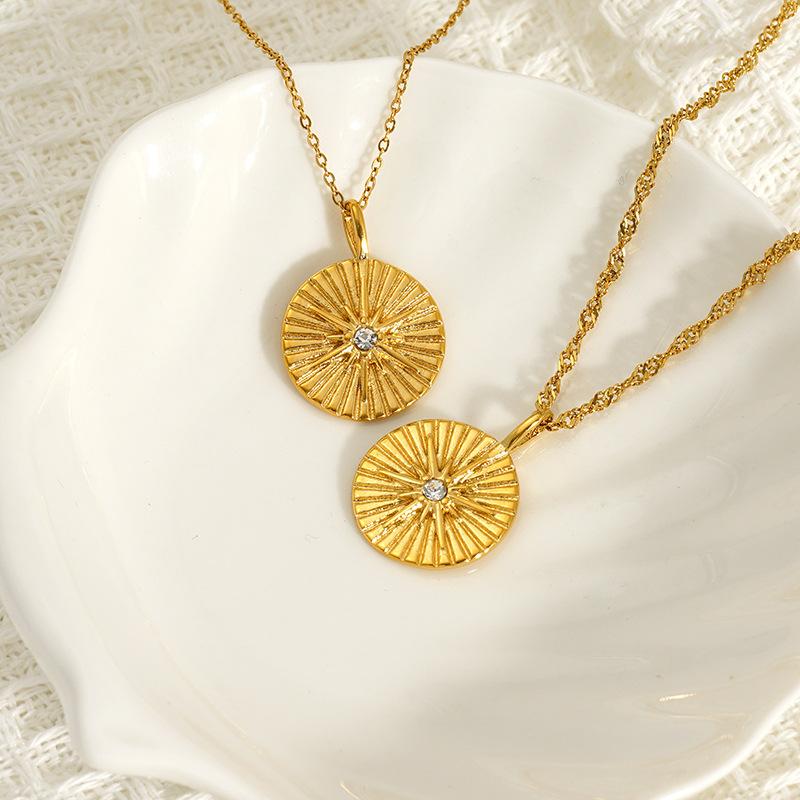 Beliebter Runder Markenanhänger Schmuck Damen Edelstahl Vergoldet Temperament Oktagramm Anhänger Halskette