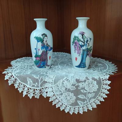 Runder Spitzengedeckdeckel Weißer Spitzengedeckdeckel mit Blumenmuster Retro-Getränkeuntersetzer Hitzeschutzmatte Schützt den Tisch für Hochzeit Junggesellinnenabschied Heimdekoration