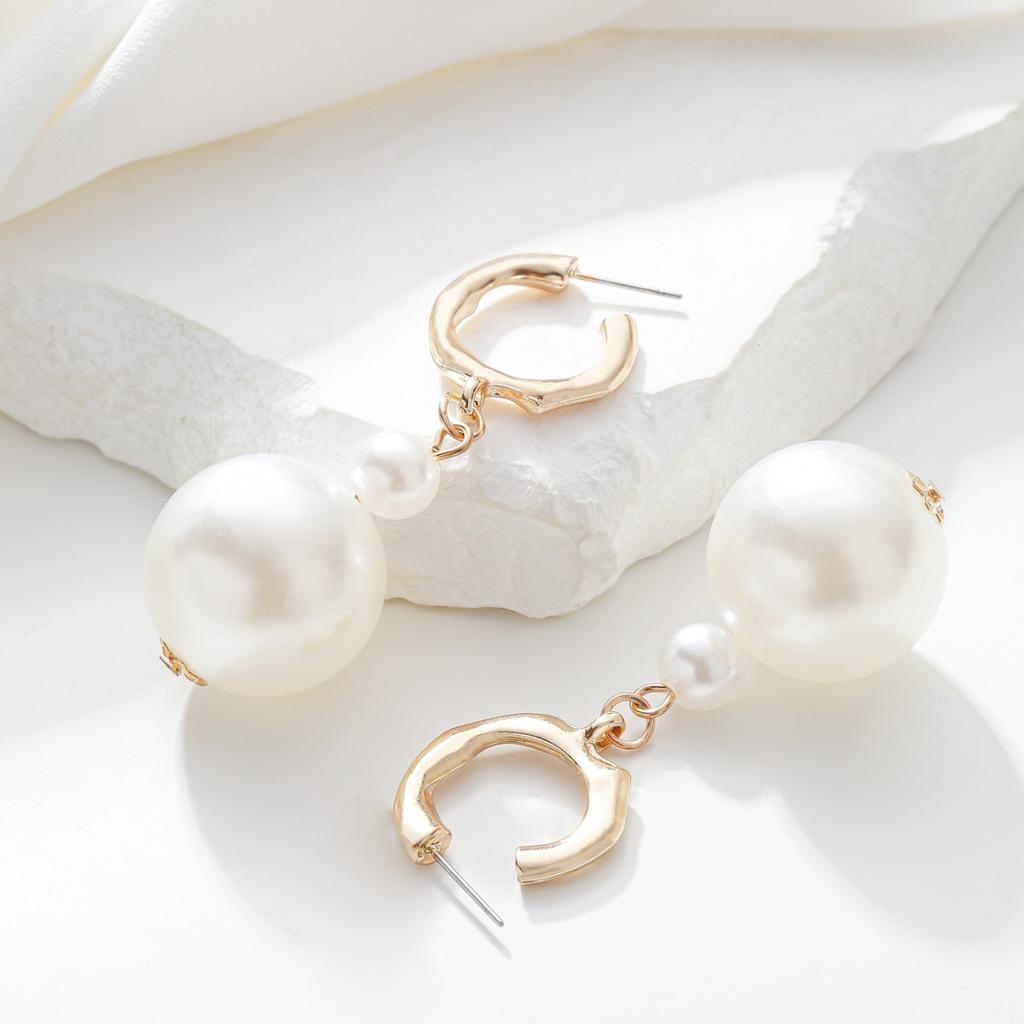 Factory Fashion Elegante Atmosphärische Perlenohrringe Koreanische Ausgabe Koreanische Größe Perlenstecker Retro-Stil Vielseitige Ohrringe