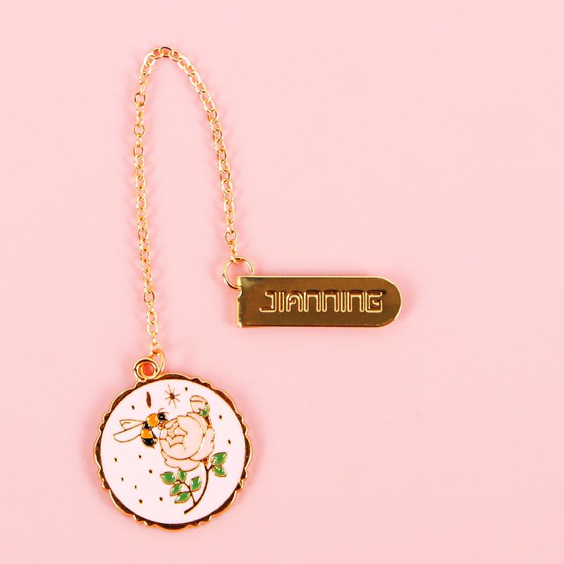 

Metal Pendant Bookmark Red/Pink/Green Phnom Penh Bookmark Book Folder Metal Student Bookmarks For Book Lovers School Stationery рожевий червоний колір