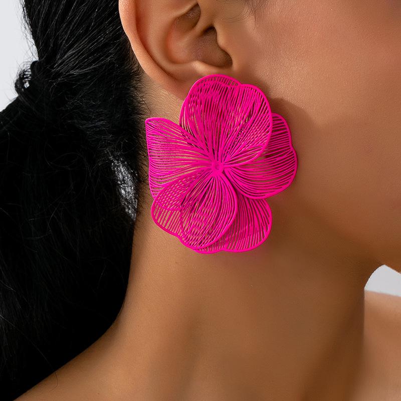 1 Pair Vintage Elegant Metallic Gold Textured Floral Pendant Earrings, Suitable For Women's Daily, Party, Holiday, Gift