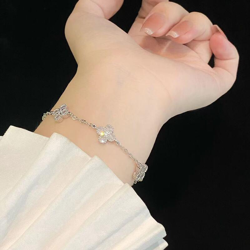 Elegant Four Leaf Clover Charm Bracelet Women Small Gold Plated Copper With Zircon Accents Minimalist Daily Wear Jewelry