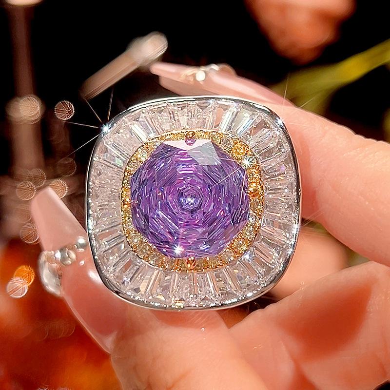 

Осенне-зимние украшения Медное основание Позолота Розовый огранки Роланд Темперамент Легкая роскошь Костюм Женский 14-10M