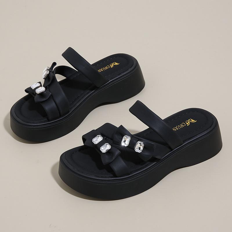 Two cool slippers, new summer fairy breeze flat bottom one-word Roman beach sandals