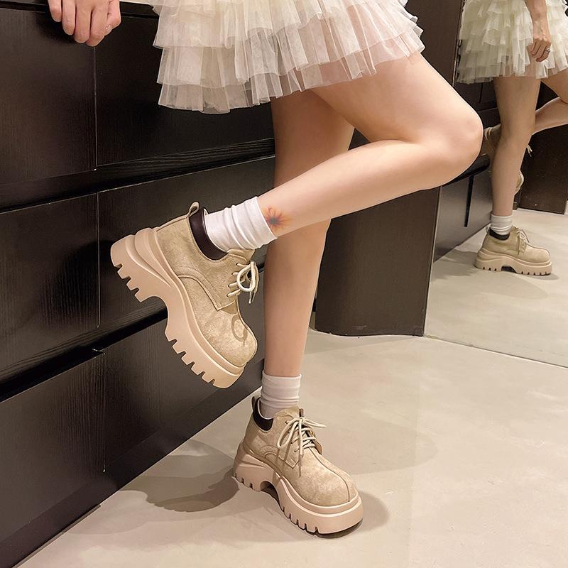 Muffin-Plateau Schuhe mit großem Kopf Damen 2025 neue Saison Herbst Schnürstiefel Retro Britisch Martin Stiefel vielseitige Freizeitschuhe