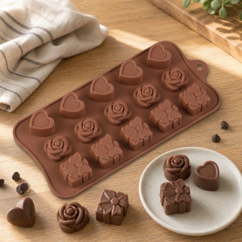 Silicone Chocolate Mold Set 15 Cavities Heart Rose Gift Shape Flexible Reusable Baking Mold 21.5 x 10.4 x 1.5 cm Brown