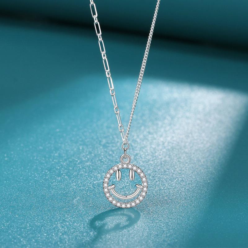 Smile Smiley Face Necklace Female Niche Personality Exquisite Geometric Design Sense Item Decoration Collarbone Chain Female