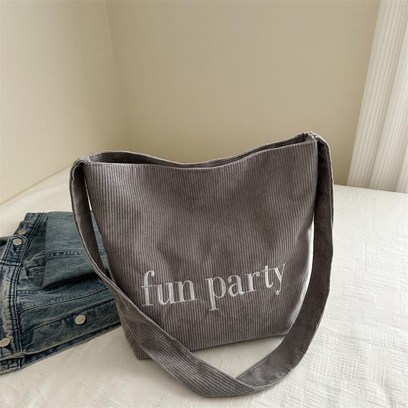 

Chic Korean Style Large Tote Bag With Soft Fabric Ideal For Street Fashion Lovers Available In Multiple Colors сірий колір