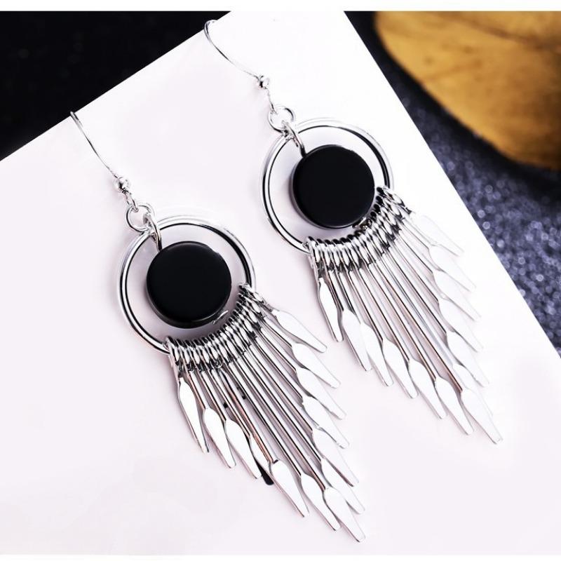New personalized and versatile tassel earrings with European and American geometric temperament earrings for socialites and women