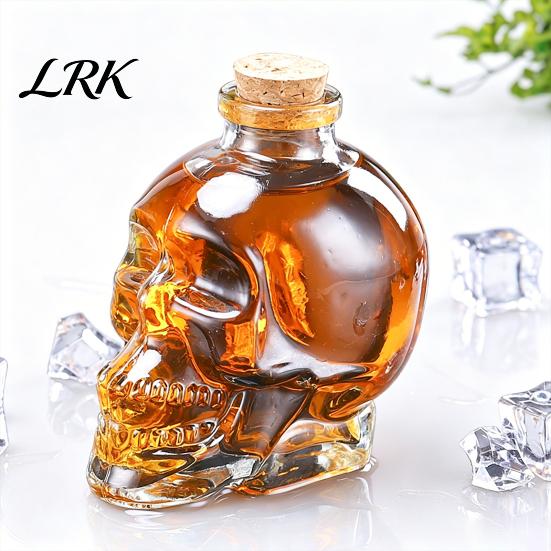 Unique Whiskey Decanter Skull Decanter, 3D Glass Liquor Bottle with Stopper, Novelty Smooth Pour Wine Dispenser for Home Bar, Gothic Gift Men