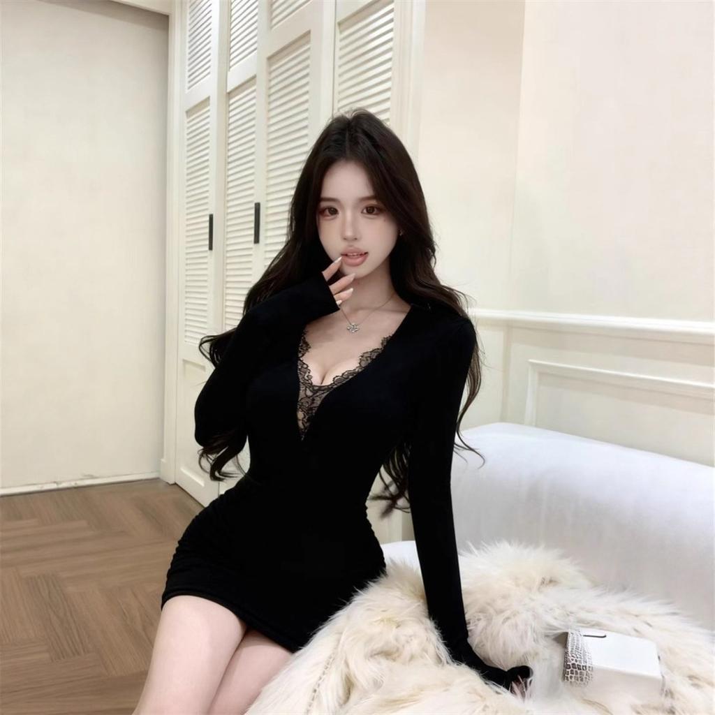 Pure Desire Pleated V-neck Long-sleeved Dress Women's Autumn Lace Splicing Tight Hip Skirt Short Skirt