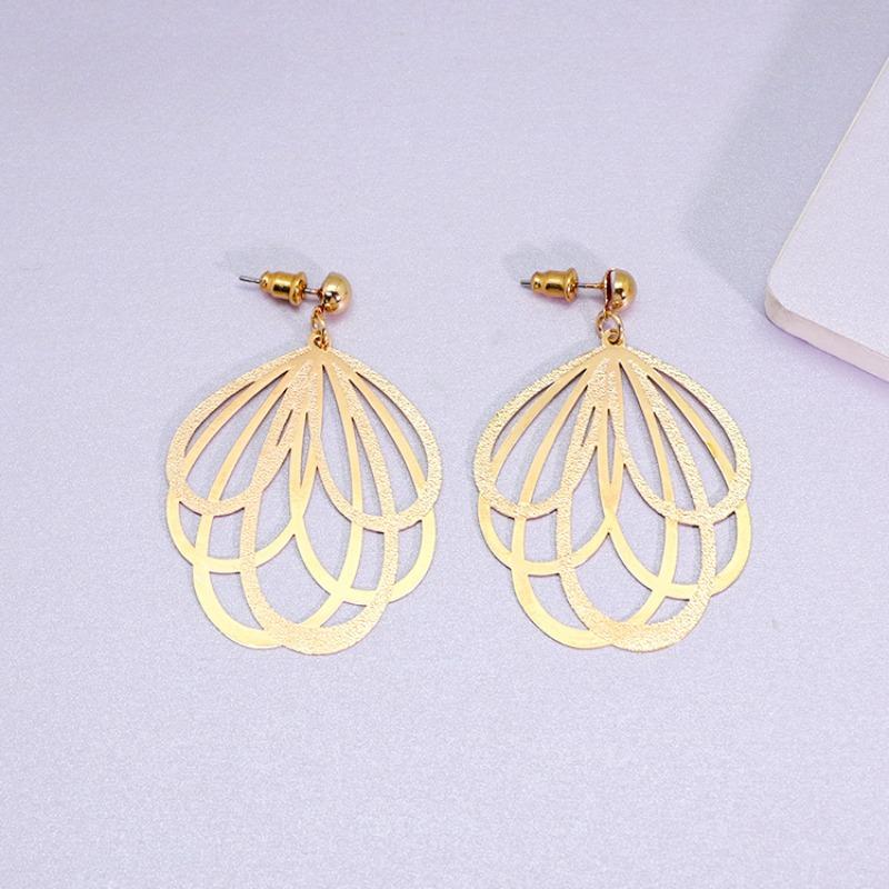 

Модные ретро длинные полые листья атмосферные и универсальные высококачественные серьги