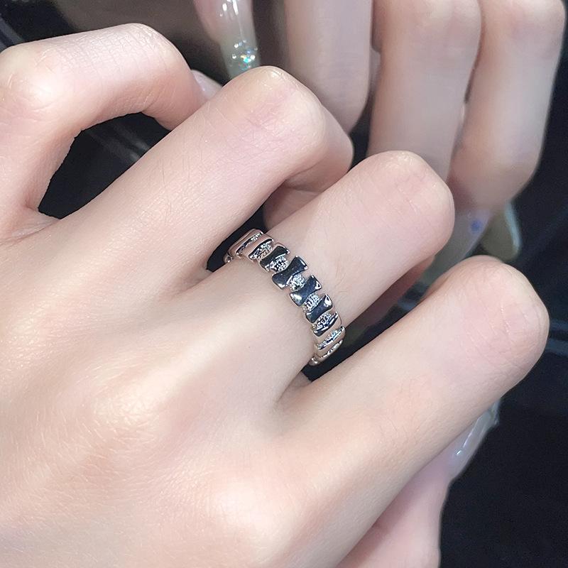 Niche Design Cold Wind Retro Open Ring Jewelry Women Dripping Oil Personality Advanced Sense Index Finger Ring