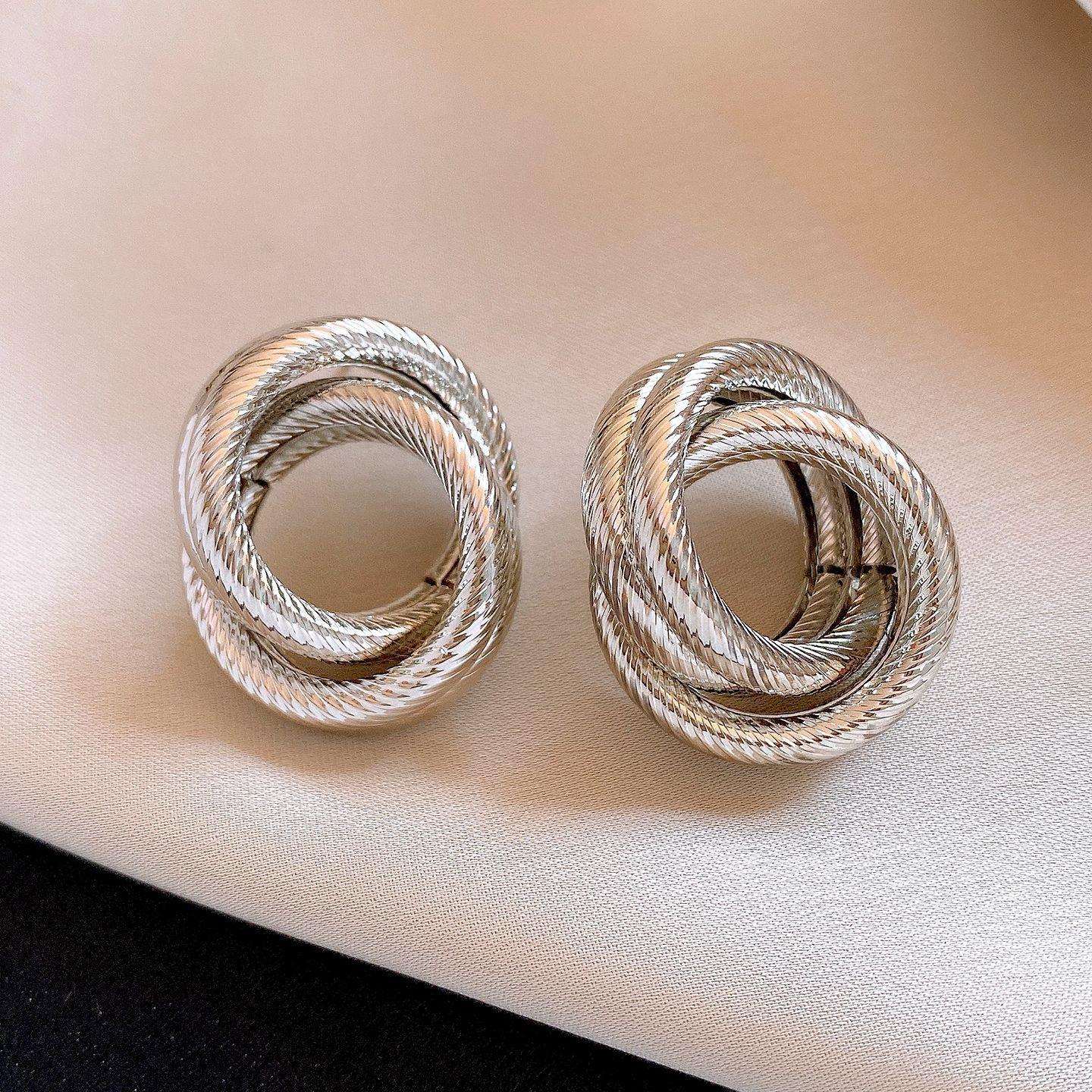 

European and American metal style round cross earrings, stud earrings, fashionable personality exaggerated earrings