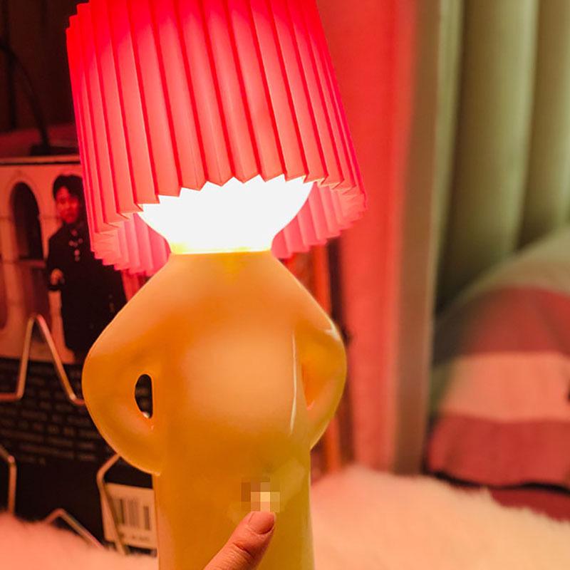 MR P Schüchterner Junge Kreative Nachtlicht Schreibtischlampe