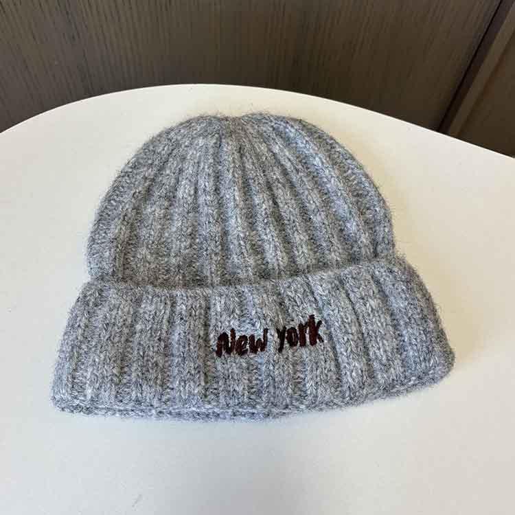 Ear Protection Cold Hat Simple Casual Men'S And Women'S Commuting Knitted Hat Embroidered Letter Warm Wool Hat