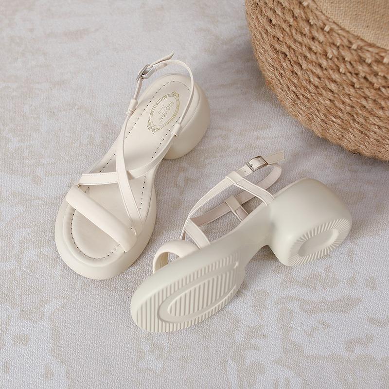 Small Size 3 Sandals Women's Spring and Summer New One-word with Thick Heel Thick Sole Open Toe Buckle College Style Women's Sandals