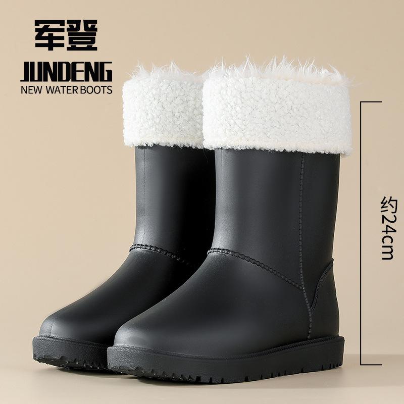 New medium tube non-slip waterproof shoes rain shoes rain boots water boots thermal cover shoes women's adult fashion medium tube