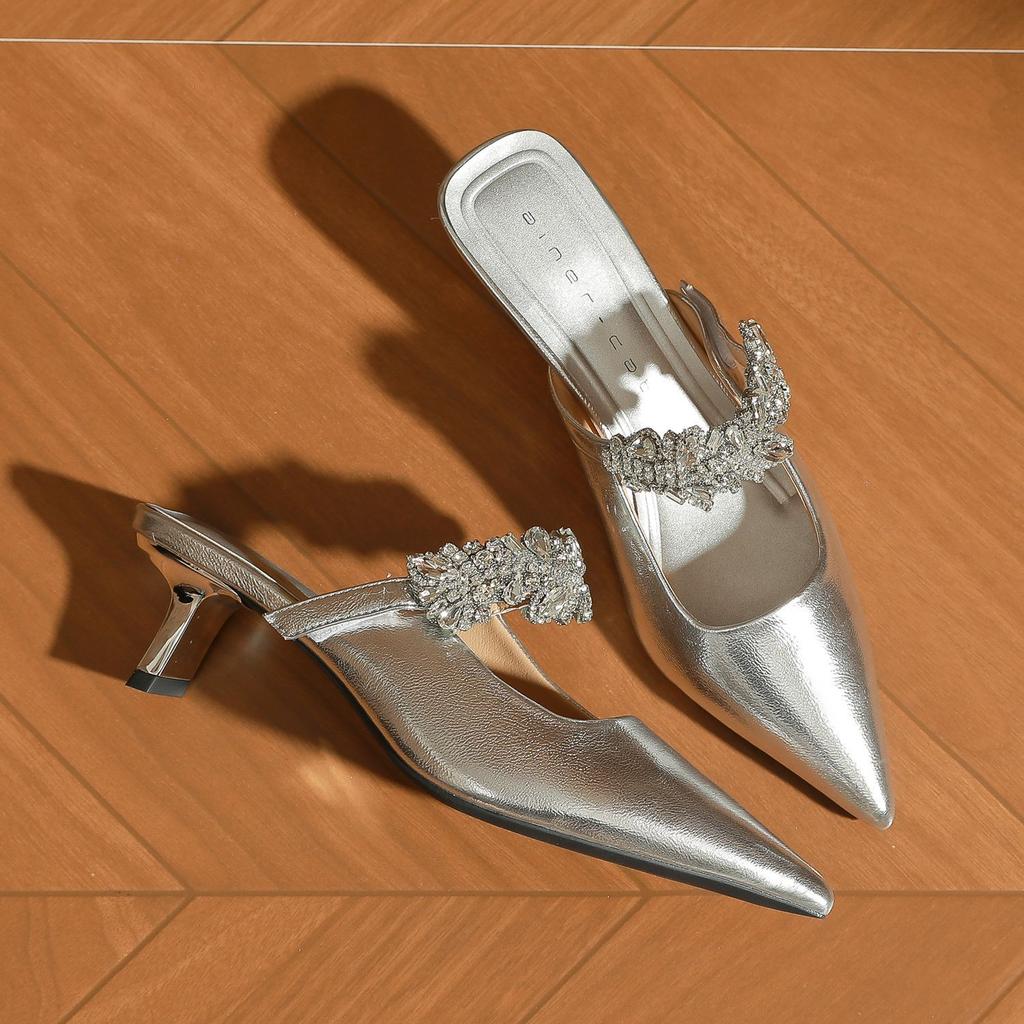 590-2 High-heeled Slippers Women's Thick Heel Summer 2025 New Bag Head Half-tow Pointed Head Shallow Mouth Rhinestone Shoes