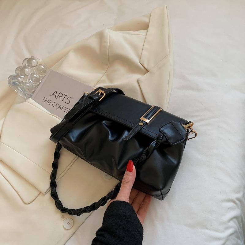 

В этом году популярная маленькая сумка женская сумка 2024 новая сумка-мессенджер через плечо под мышкой нишевая осенне-зимняя сумка для пожилых людей cloud чёрный