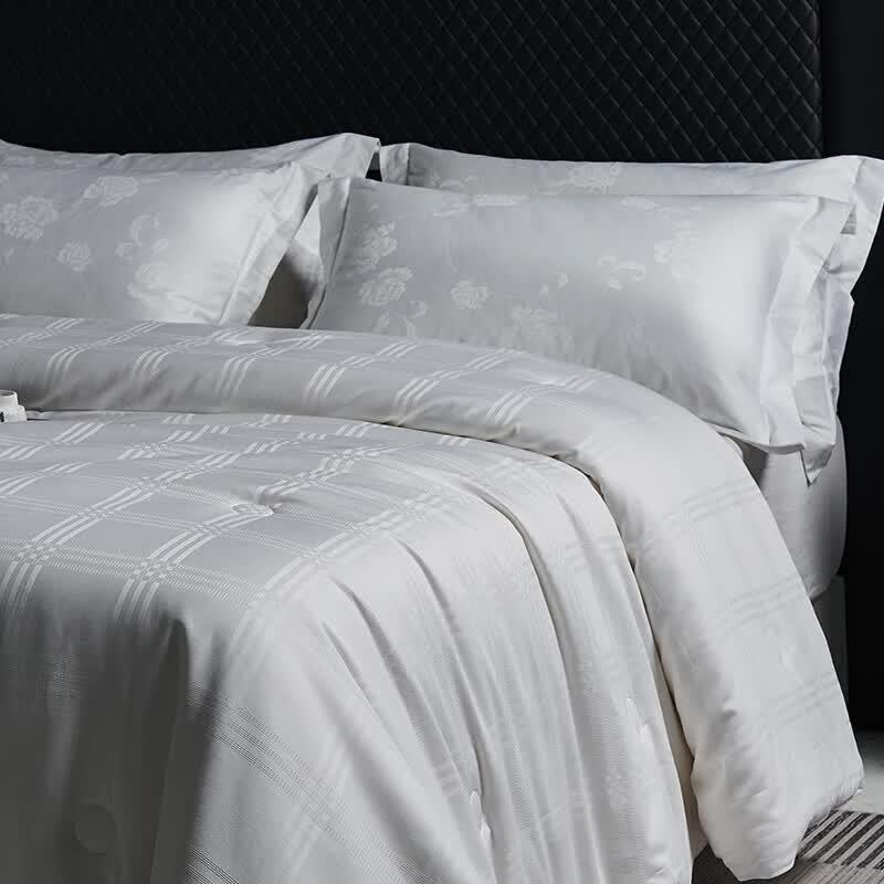 Faunen Pure Silk Quilt