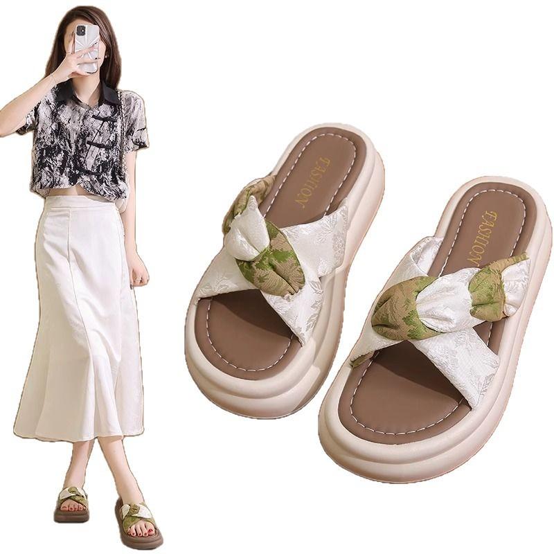 Beach slippers women's shoes new summer wear exquisite high-end cool slippers with skirts