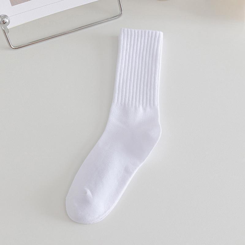 

1 пара черно-белых женских носков, осенне-зимние носки среднего размера, корейские японские трендовые носки one size белый