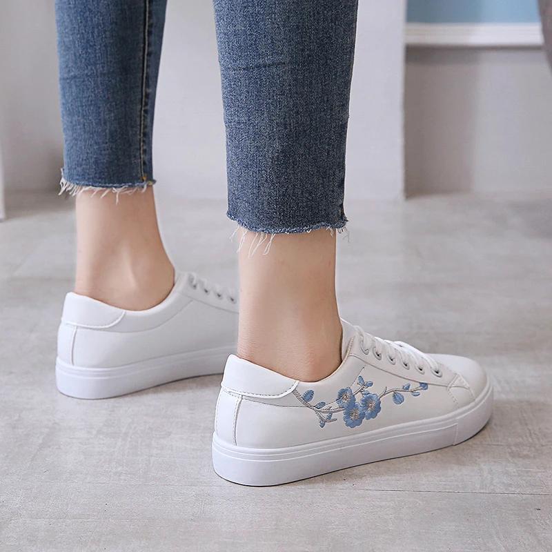 Neue Mode Weiß Atmungsaktive Frauen Laufschuhe Frühling Herbst Bestickte Blume Lace-Up Casual Sneakers Zapatos De Mujer