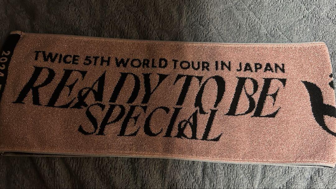 

[USED] TWICE World Tour Towel