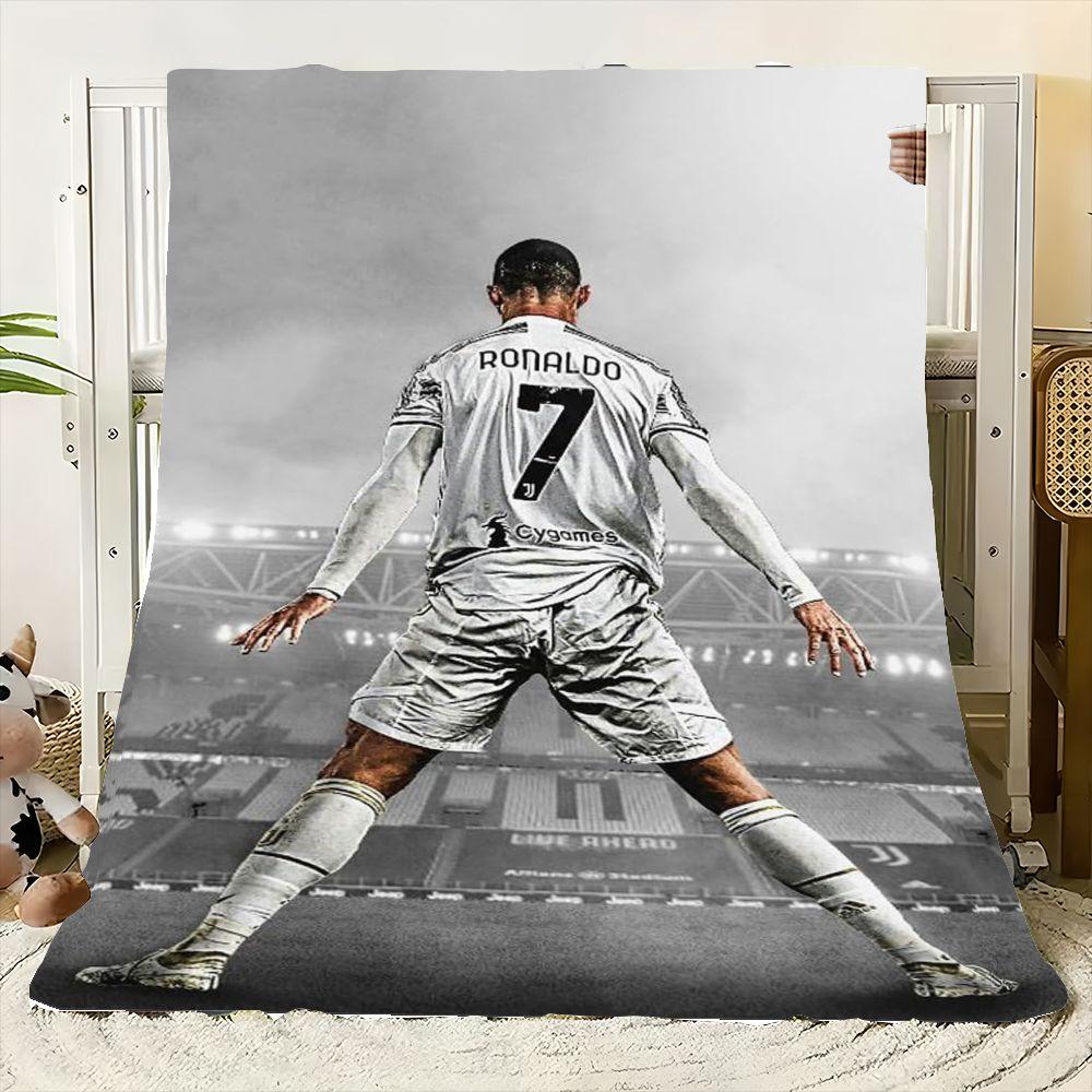Coperta Ponderata Grafica 'RONALDO' Numero 7 Giocatore di Calcio Dinamico - Morbida e Accogliente Coperta in Microfibra con Design Bianco e Nero