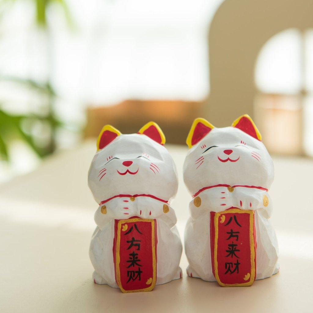 Wooden Lucky Cat Figurine With Modern Minimalist Design For Home Office Decor And Gift Giving